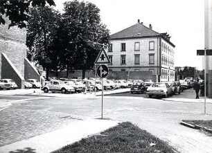 Privatgebäude, Straßen und Plätze in Karlsruhe. Markgrafenstraße/Kreuzung Adlerstraße
