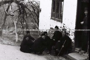 Negativ 2. WK/ Film 37 (Häuser, Landbevölkerung; Rumänien, Bulgarien, Griechenland)