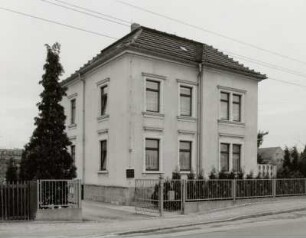 Pirna-Copitz. Wohnhaus, Pratzschwitzer Straße 22 : Pirna-Copitz (Kreis Sächsische Schweiz). Wohnhaus, Pratzschwitzer Straße 22. Straßenansicht