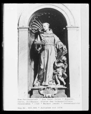 Statue des Ordensstifters Franziskus