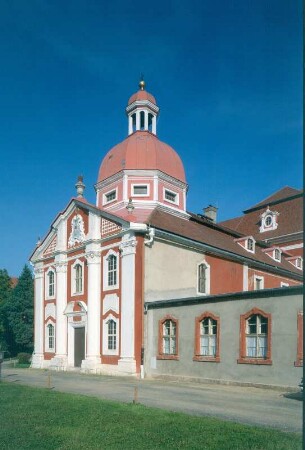 Ostritz. Zisterzienserinnenabtei Klosterstift St. Marienthal (um 1230 gegründet). Kreuz- und Michaelis-Kapelle (1756 geweiht)