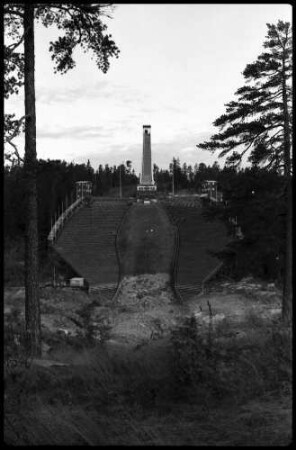 Oslo: Holmenkollen Sprungschanze, von unten