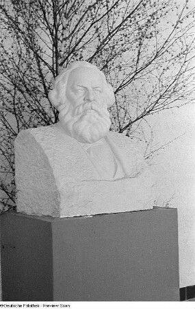 Büste von Karl Marx