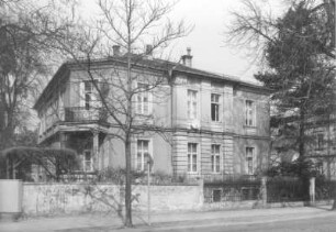 Dresden-Neustadt, Radeberger Straße 31. Wohnhaus (um 1865). Straßenansicht mit Einfriedung