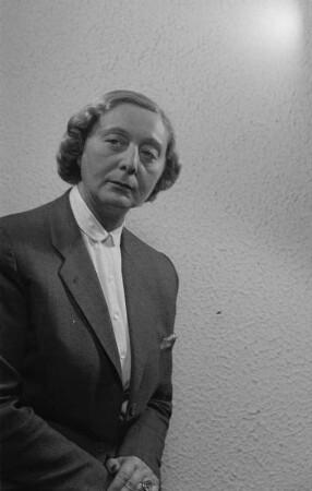 Porträts von Hedda Zinner-Erpenbeck und Fritz Erpenbeck : Porträt von Hedda Zinner-Erpenbeck