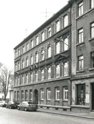 Leipzig-Lindenau, Helmholtzstraße 7. Wohnhaus. Um 1900. Straßenansicht