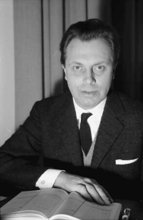 Theater: Intendant; Hans-Reinhard Müller