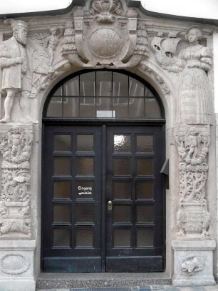 Nürnberg: Kammergebäude mit Kaufmannszug