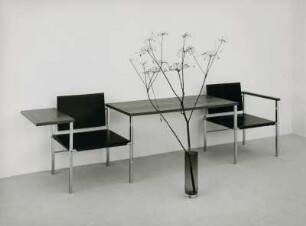 Wilde + Spieth Stahlrohrsessel und -tisch "SBM 680" von Karl Heinz Bergmiller und Ernst Moeckl
