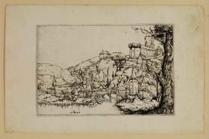 Gebirgige Flusslandschaft mit vielen Gebäuden zu beiden Seiten des Flusses