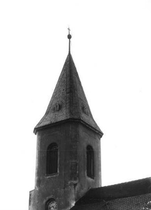 Ostrau-Zschochau. Dorfkirche Zschochau. Turm von Südwesten