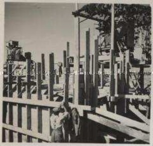 Wehrmachtssoldaten, Stellungsbau für die Marine-Artillerie (Bunkerbau) in den Dünen an der Kanalküste