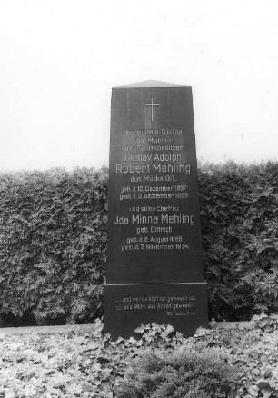 Mücka. Grabstein der Müllerfamilie Mehlig auf dem Friedhof zu Förstgen