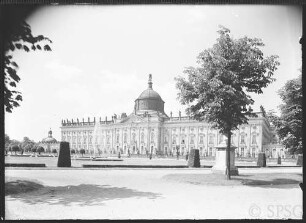 Potsdam, Neues Palais, Gartenseite.