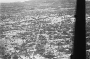 Luftaufnahme : Blick aus einem Flugzeug auf die Landschaft von Dodoma.