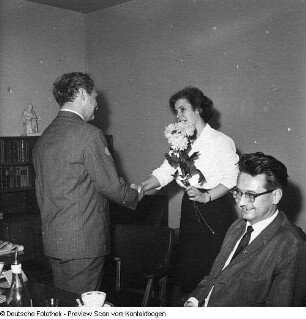 Hermann Stövesand, Nestor des Staatsschauspiels Dresden, zu seinem 60. (?) Geburtstag