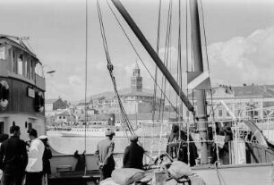 Im Hafen : Im Hafen von Split mit Blick auf die Stadt.