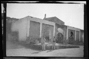 Zeluan (=Selouane, Marokko): [Ruinen der Kasbah] "Alte Wohnung des marokkanischen Roghi"