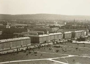 Dresden. Blick vom Rathausturm nach Osten zu den Neubauten an der Grunaer Straße