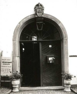 Oberwiesenthal, Markt 8. Rathaus. Portal
