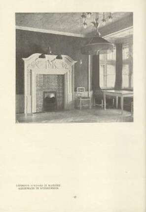 Landhaus Springer in Wannsee. Kaminwand im Speisezimmer