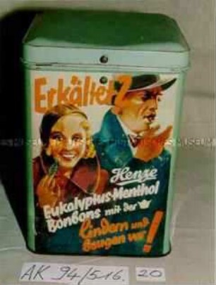 Vorrats-Blechdose mit zwei seitlich angebrachten Knäufen für "Erkältet? Henze Eukalyptus-Menthol Bonbons mit der (Krone) lindern und beugen vor!"