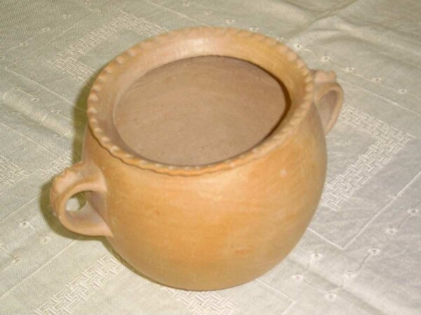 Clay pot