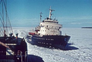 Eisbrecher im Einsatz
