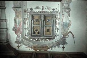 Fenster der Südwand mit Kardinaltugenden (Justitia, Prudentia)