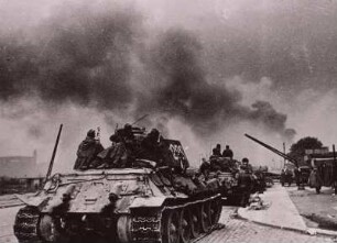 2. Weltkrieg, sowjetische Panzer erreichen Berlin