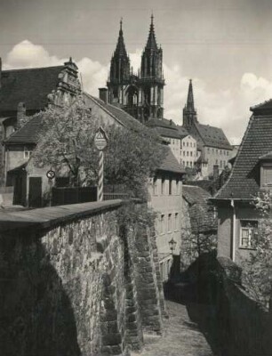Rote Stufen : Meißen. Die Roten Stufen, Blick zum Dom