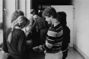 Studenten in der Technischen Hochschule für Chemie "Carl Schorlemmer"