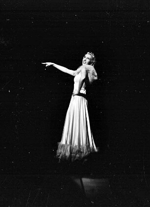Plaza: Carise Balleett; Annemarie Lohse