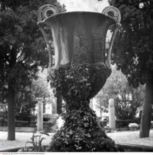 Brunnen mit antikem Kantharos (Fontana del Cántaro)