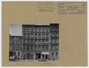 Straßenansicht. Berlin, Friedrichshain, Fruchtstraße 71-73 (heute Straße der Pariser Kommune)