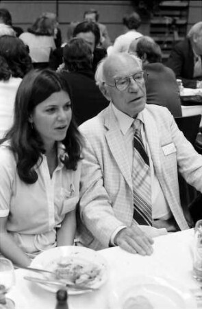 1978 Medizin 26. Juni bis 30. Juni; Studentenabend Gespräche mit Laureaten: Sir John C. Eccles [mit Tochter ?]