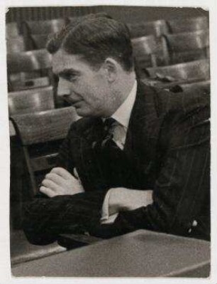 Anthony Eden während einer Sitzung des Koordinationskomitees im Völkerbundpalast in Genf. Anthony Eden