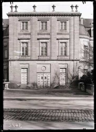 Neues Schloß; Mittelbau gegen Planie