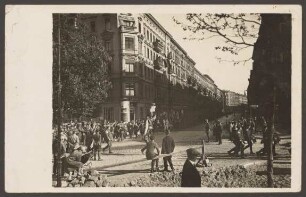 Ansichtskarte Militärparade Hasenheide, Ecke Jahnstraße