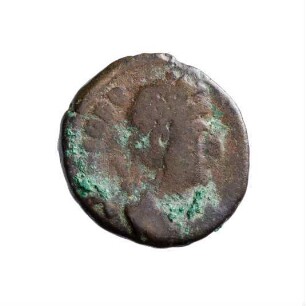 Münze, Aes 4, 15. Mai 392 - 17. Januar 395 n. Chr.