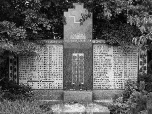 Gefallenendenkmal auf dem Friedhof (Gefallenendenkmal); Schlitz, Geisäcker