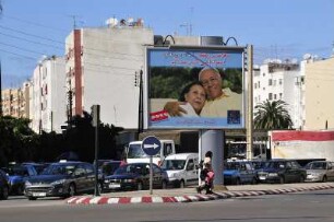Werbung im Stadtzentrum : Blick auf eine Werbetafel im modernen Zentrum von Rabat, aufgenommen am 05.11.2008