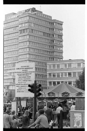 Kleinbildnegativ: Friedrichstadt-Fest, 1975