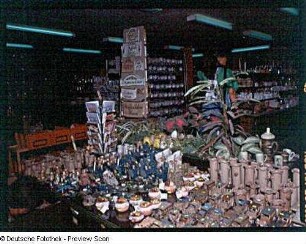 Ta' Qali Crafts Village (Handwerkerdorf in den ehemaligen Hangars und Kasernen des Flugplatzes). Souvenir-Shop