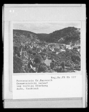 Pottenstein. Stadtansicht. Blick vom gegenüberliegenden Hang talaufwärts