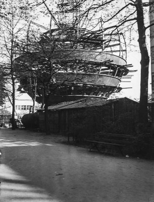 Dresden, Kugelhaus : Dresden, Stübelplatz, Kugelhaus im Bau