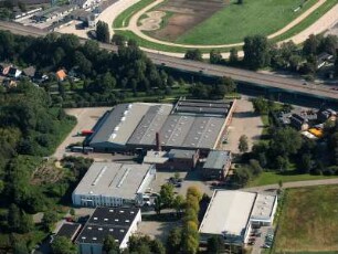 Mönchengladbach : Mönchengladbach. Industrieanlagn zwischen Broichmühlenweg, Krefelder Straße und An der Neuen Niers. Luftaufnahme