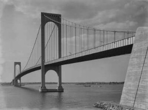 New York, Bronx-Whitestone Bridge über den East River