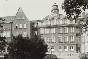 Bischofswerda, Kirchstraße 27. Grundschule. Mitteltrakt von Südost
