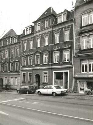 Radeberg, Dresdner Straße 7. Wohnhaus mit Laden (um 1895)